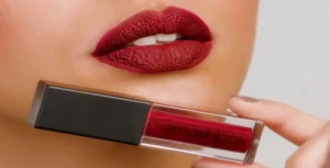 رژلب مات لاکچری کوین چگونه لب‌ها را برجسته، جذاب و ماندگار می‌کند؟